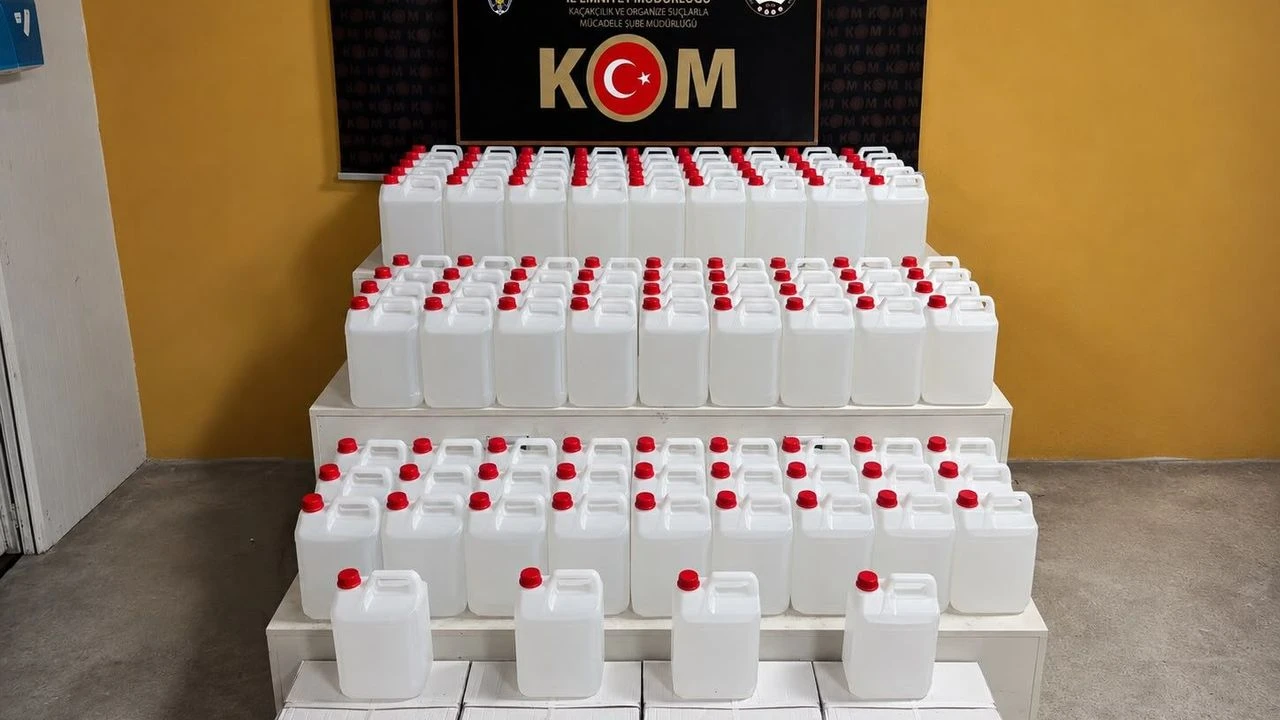 Sakarya'da dev operasyon: 1 ton etil alkole el konuldu
