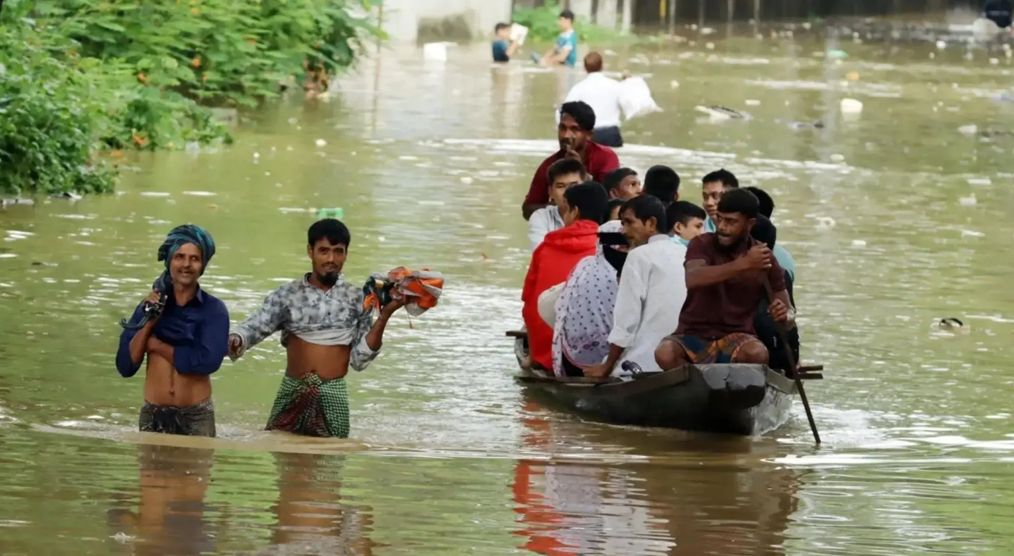 Muson yağmurları Bangladeş'i vurdu! 44 ölü, 1 milyondan fazla kişi etkilendi