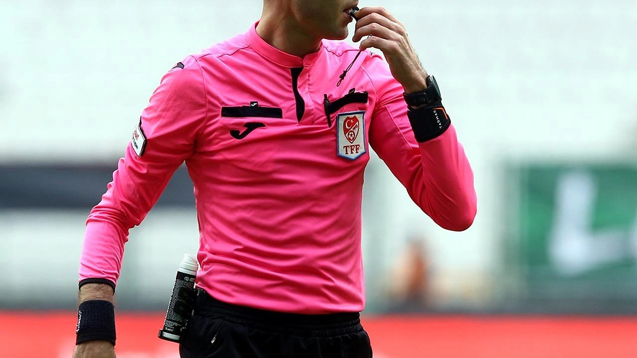 TFF Süper Lig'de görev alacak üst klasman hakemlerini açıkladı: 10 isim bu sefer yok