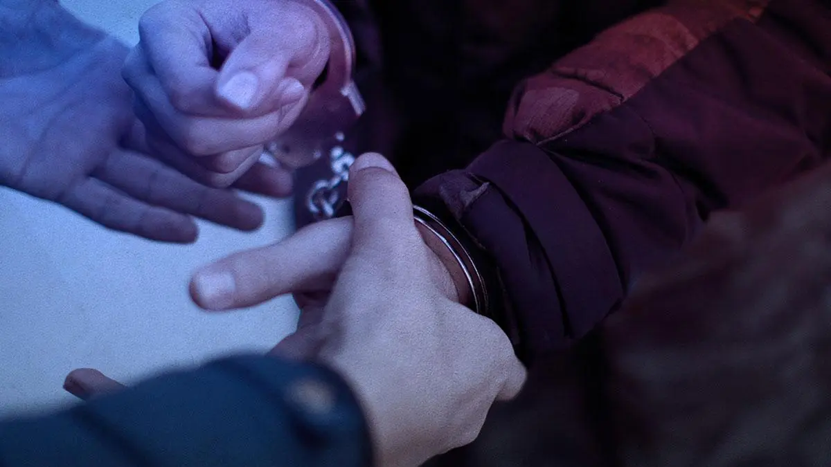 Havalimanında hanutçuluk operasyonu: 12 kişi tutuklandı