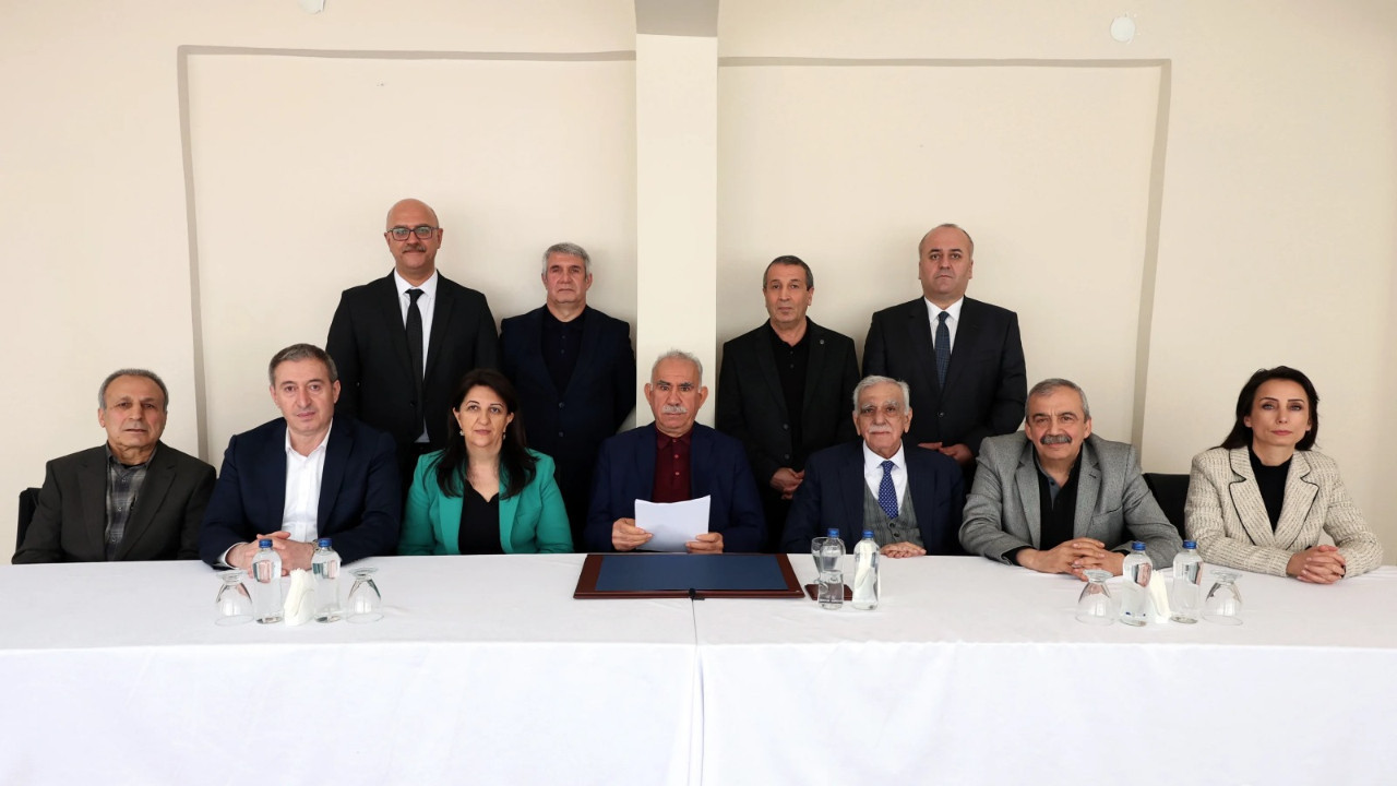 İmralı Heyeti Öcalan'la görüşmek için yola çıktı