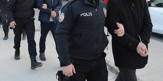Ankara'da haklarında 68 ve 43 yıl hapis cezası bulunan 2 'siber dolandırıcı' yakalandı