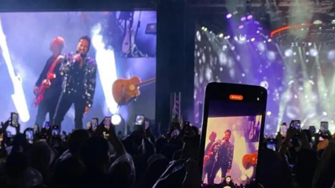 Tarkan, Ankara'da sevenleriyle buluştu