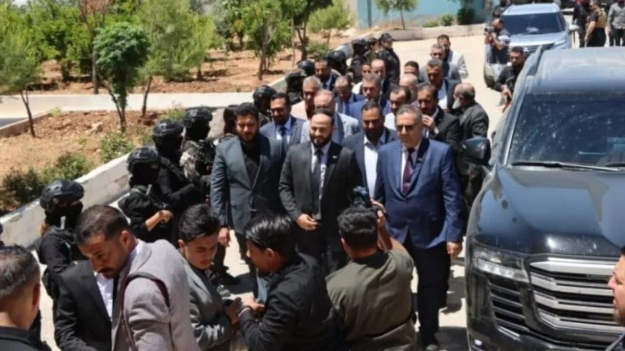 Halep Valisi Xerib'den Kobani ziyareti: Entegrasyon ve hizmetler masaya yatırıldı