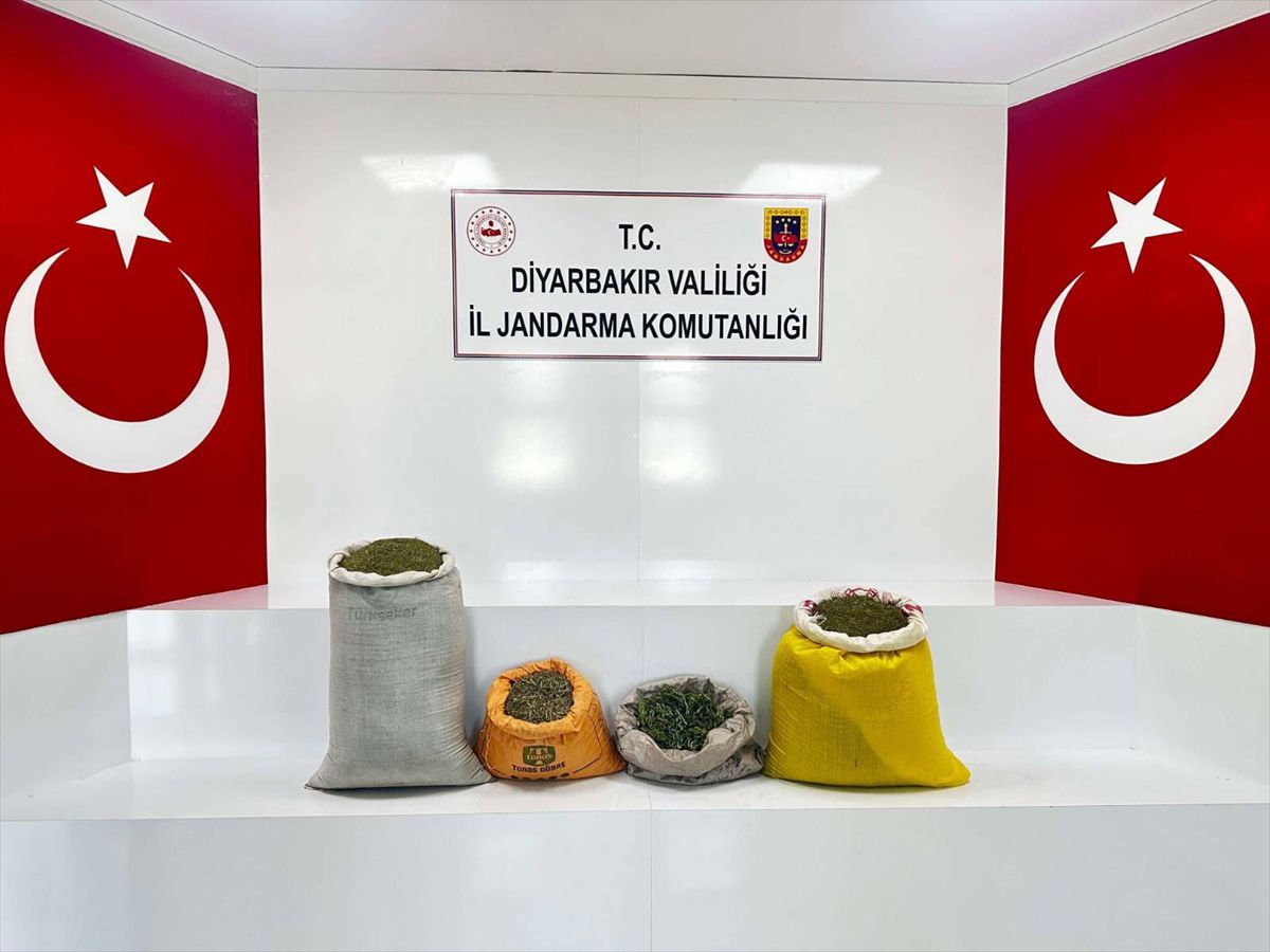 Diyarbakır'da uyuşturucu operasyonu: 35 gözaltı