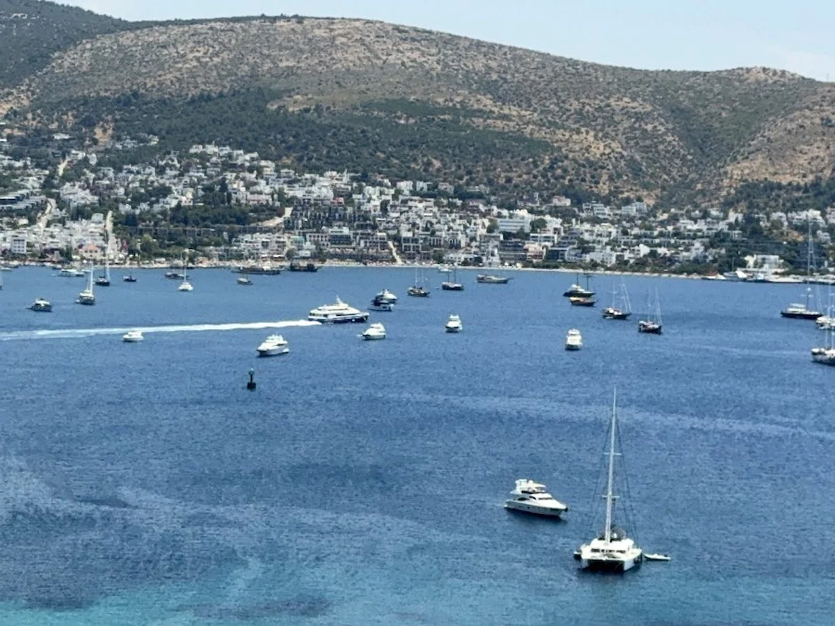 Tatil sezonunun başlaması ile Bodrum koylarında yat yoğunluğu oluştu