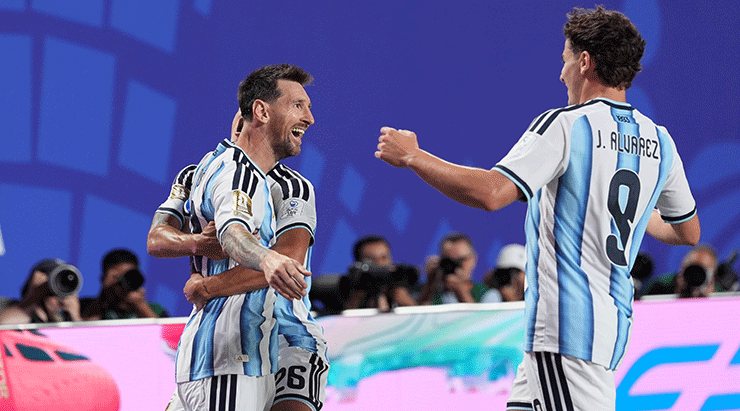 Arjantin'de Julian Alvarez'den Messi'ye övgü! 'Tarif edecek kelime yok'