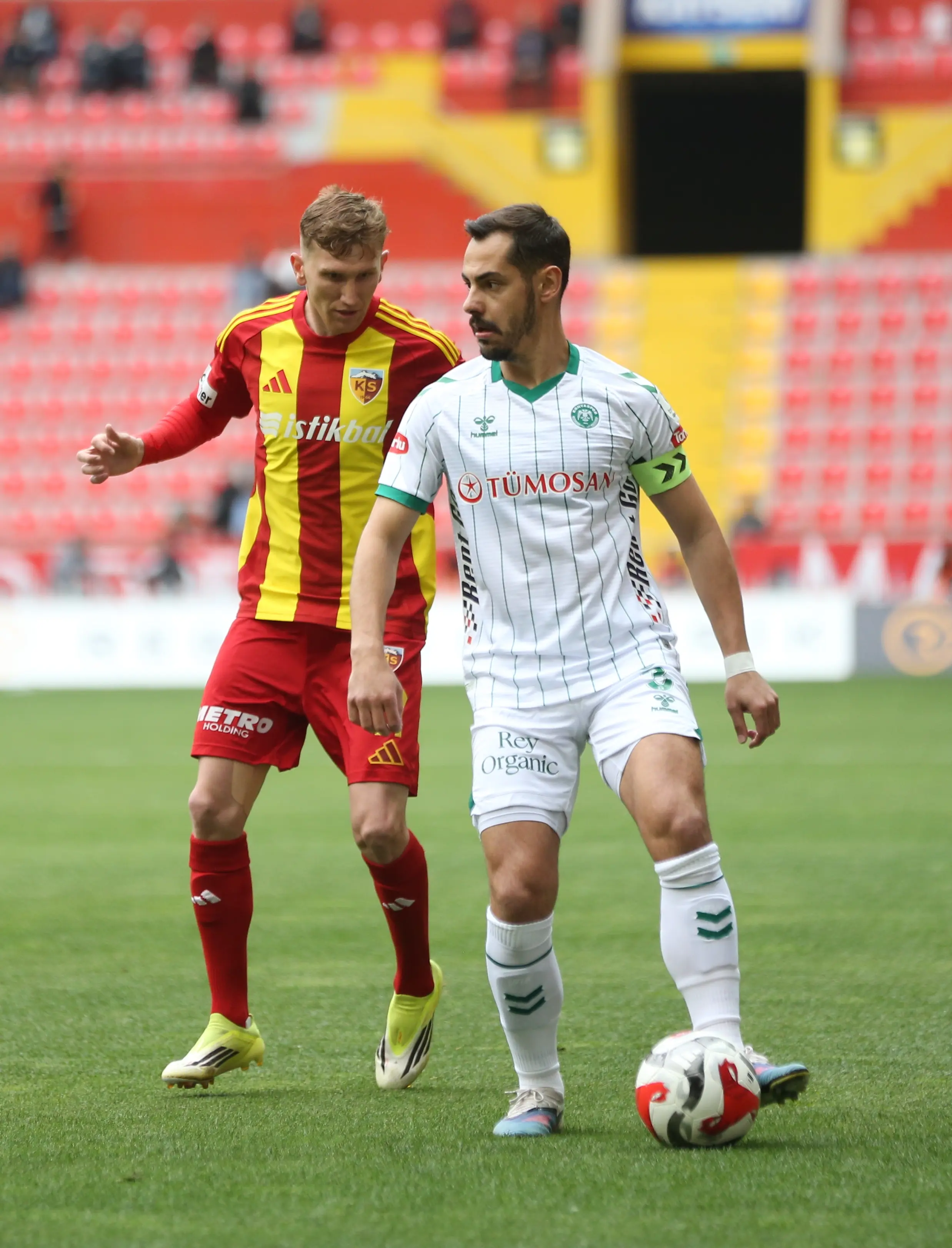Konyaspor'da ayrılık: Yasir Subaşı
