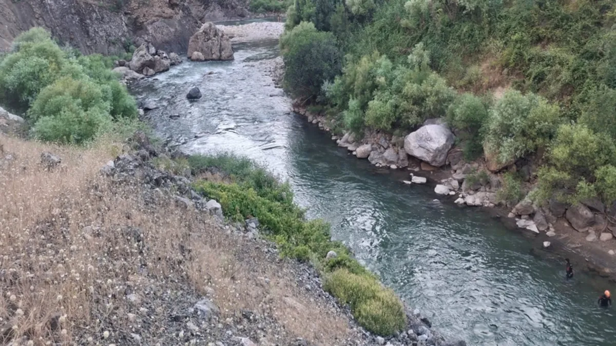 Bitlis'te kahreden olay: Dereye giren 3 kardeşten 1'i boğuldu 1'i kayboldu…