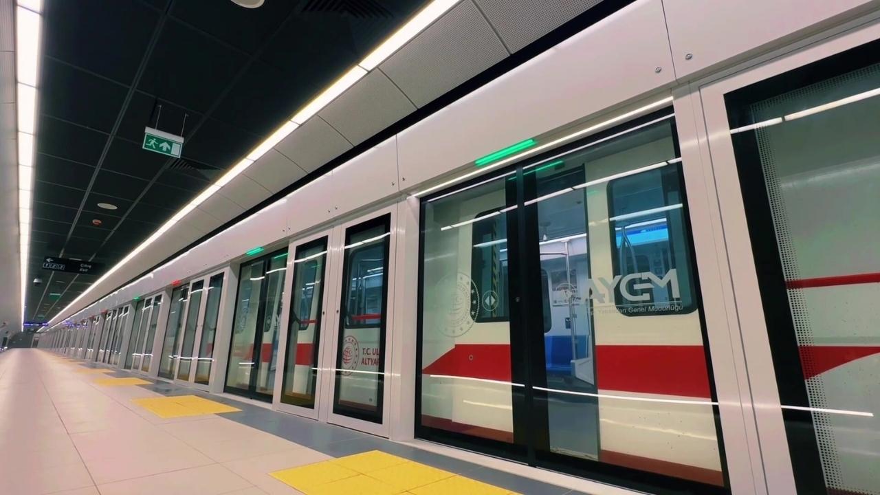 Gayrettepe-İstanbul Havalimanı-Halkalı Metrosu'nda 53 bin yolcuyla rekor kırıldı