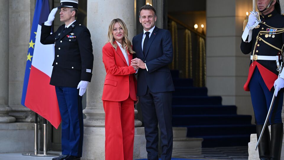 Trump etkisi: Macron ve Meloni arasındaki buzlar eriyor