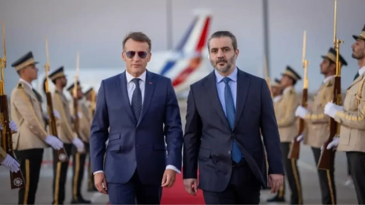 Macron Suriye'de: Esad sonrası bir ilk