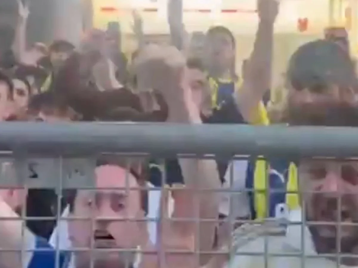 Aziz Yıldırım'ın ekibi zafer turuna başladı