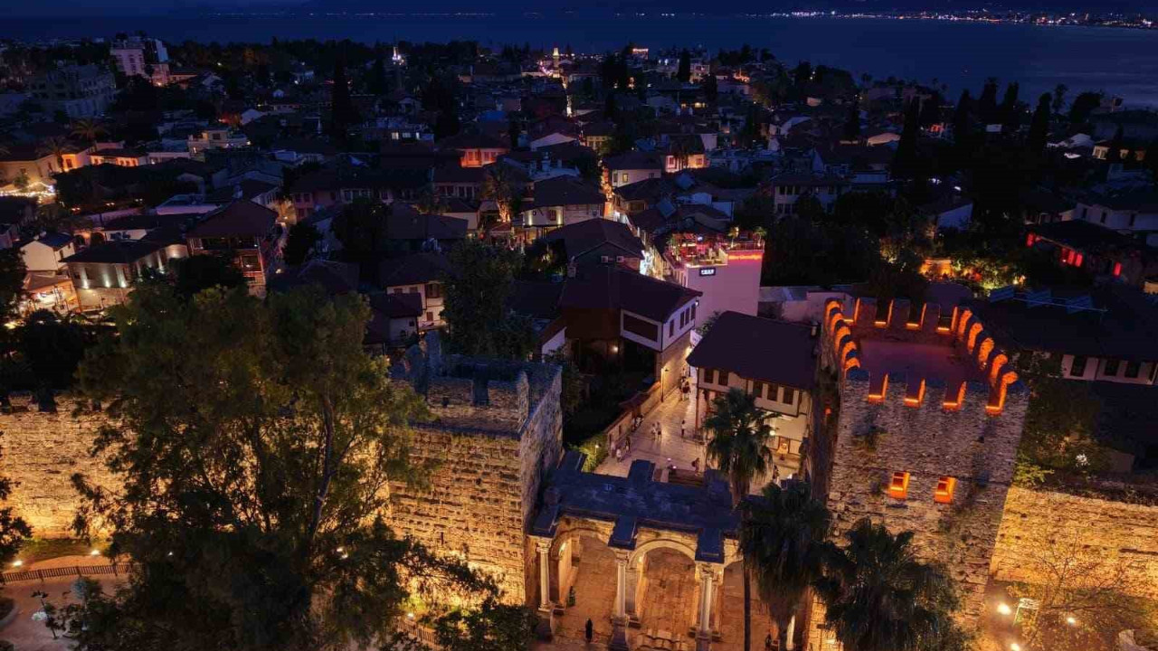 Antalya'da binlerce yıllık tarihi miras gece de ışıldayacak