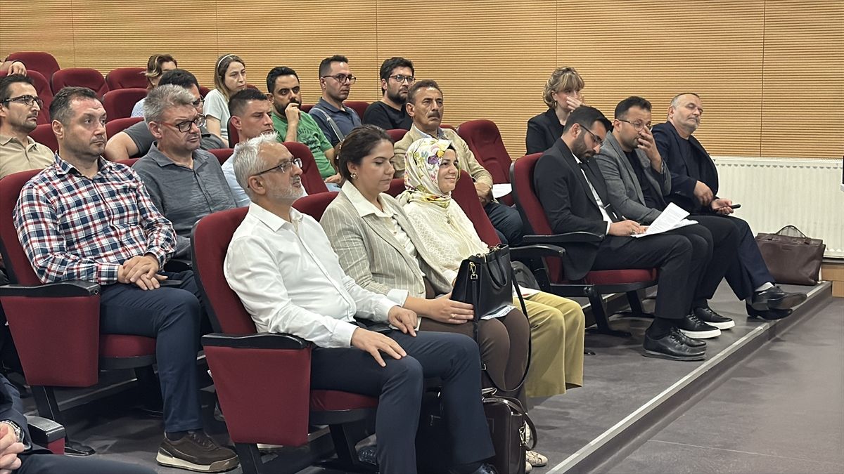 Karabük Üniversitesi, "Merkez-Yerel Afet ve Acil Durumlarla Mücadele Modeli Raporu"nu tanıttı