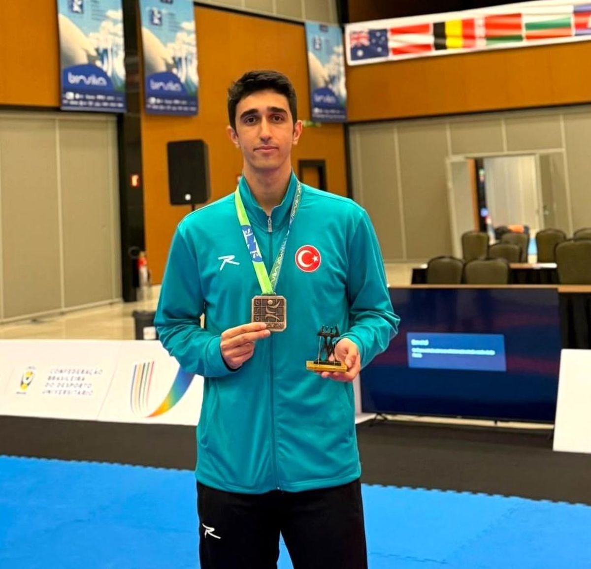 Denizlili Batuhan karate dünya üçüncüsü oldu