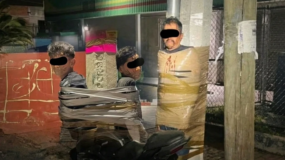 Meksika'da "Meksikalı Batman" alarmı: Motosiklet hırsızlarını koli bandıyla direğe bağlayıp polise teslim ediyor! CJNG karteli detayı