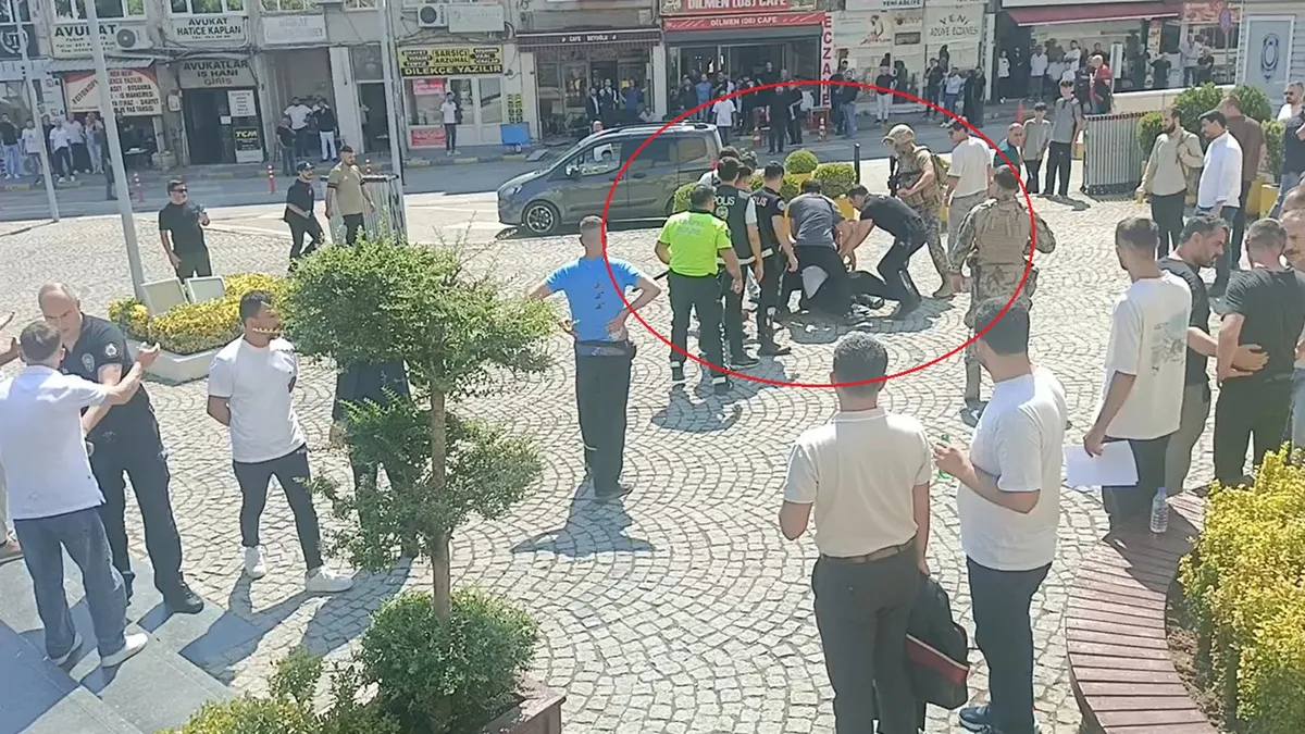 Bursa Adliyesi'nde meydan kavgası: Birbirlerine girdiler! Yaralılar var