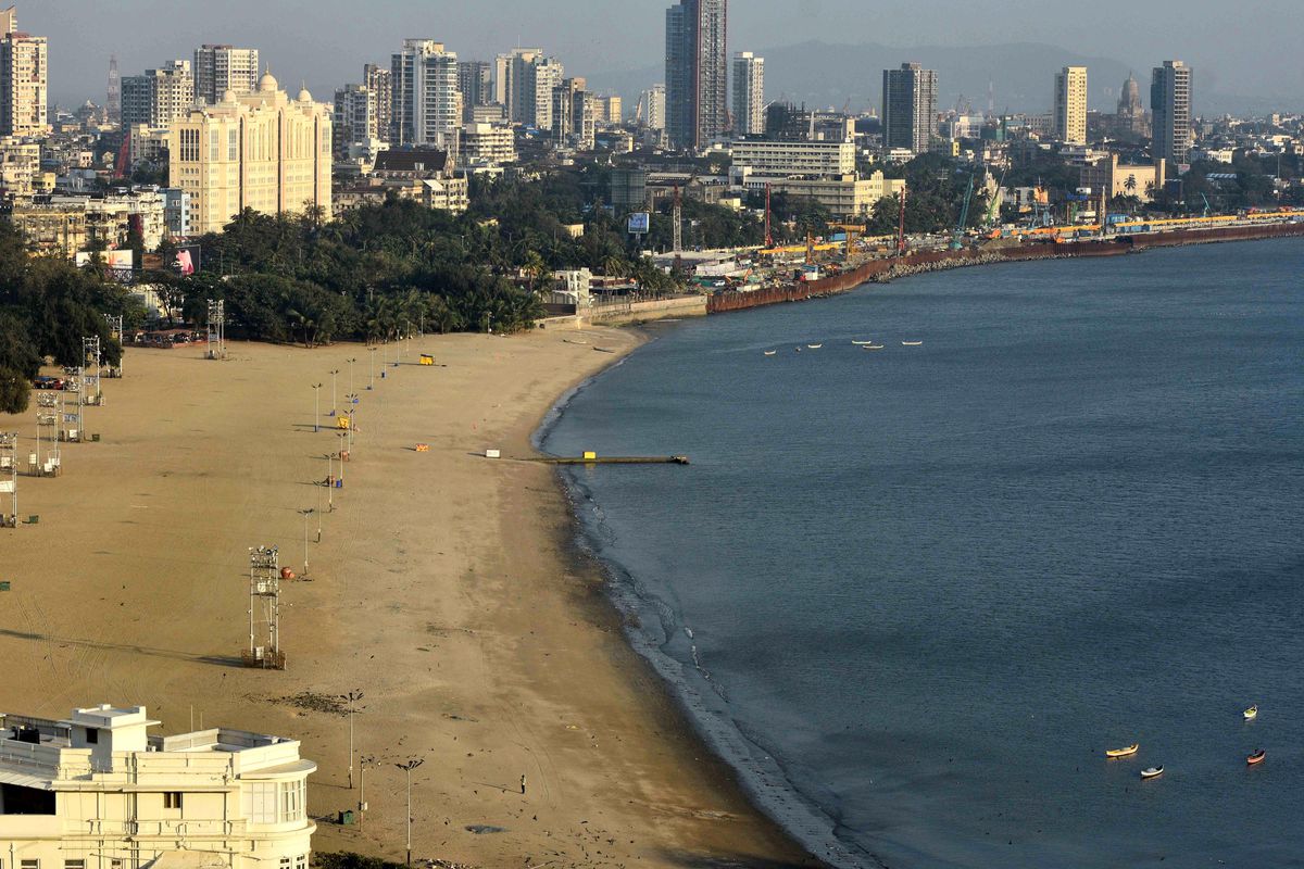 Hindistan'ın Mumbai Kentinde Yüzme Havuzları ve İnşaatlara Su Temini Durduruldu