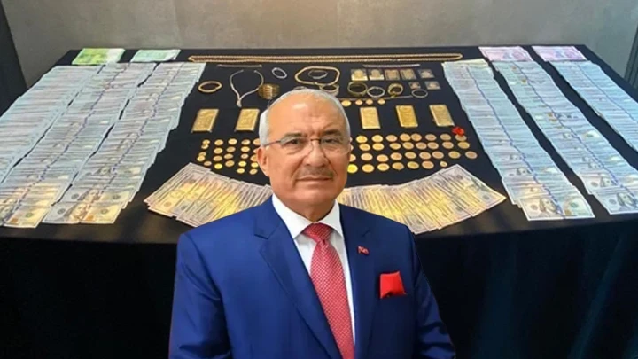 İYİ Parti Milletvekili Burhanettin Kocamaz, dolandırıcıların hedefi oldu! 10 kilogram altın, 2 milyon 375 bin lira, 68 bin dolarını kaptırdı