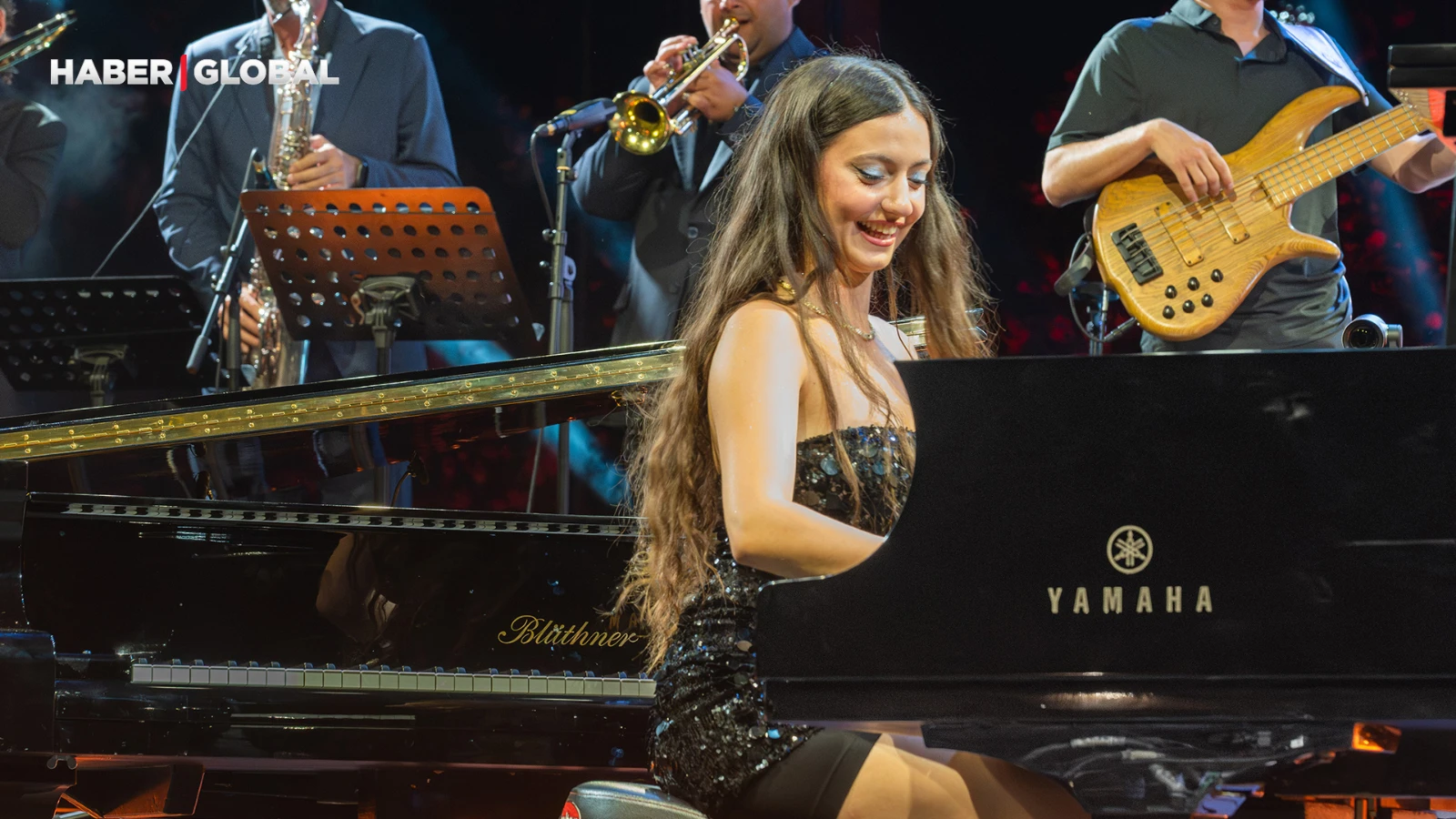 Genç Türk Müzisyen Su Yavuz, Türkiye’deki İlk Konserini Akra Caz Festivali’nde Verdi