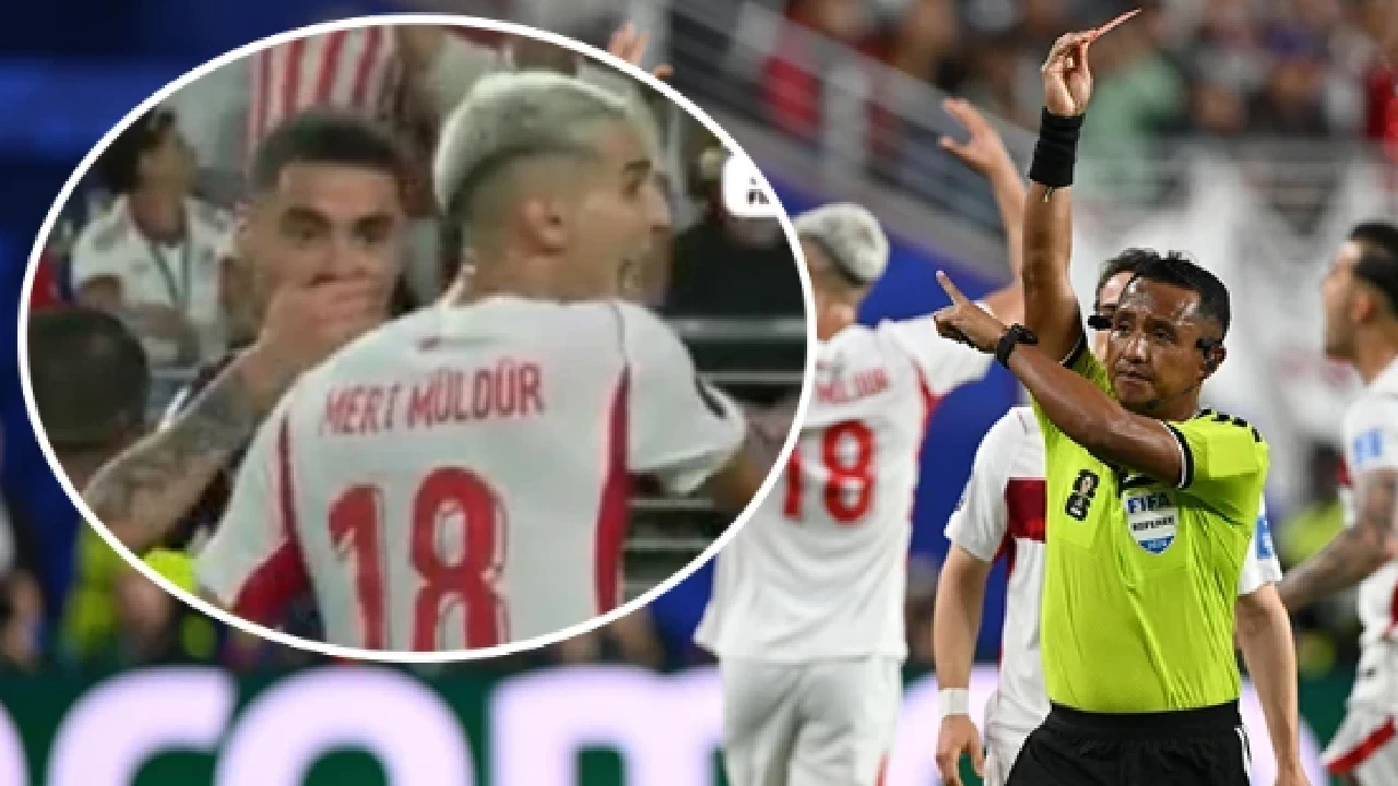 Türkiye- Paraguay maçında yeni kural ilk kez uygulandı! Kırmızı kartla Paraguay 10 kişi kaldı