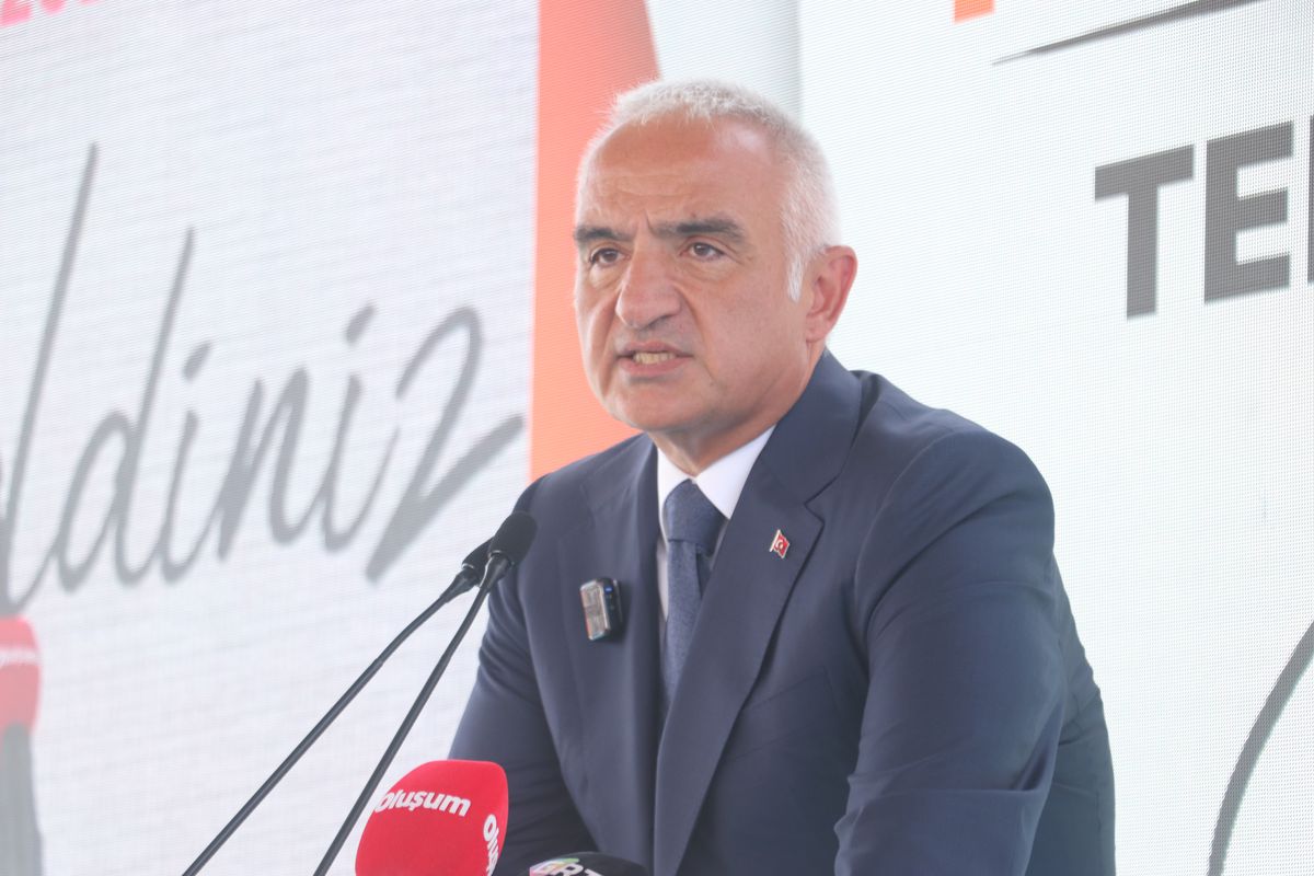 Bakan Ersoy: Çingene Kızı Mozaiği'nin 13'üncü panelinin getirilmesinin mutluluğunu yaşıyoruz