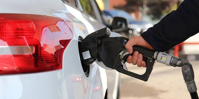 Motorinde son zam pompaya yansıdı: 70 TL'nin üzerine çıktı