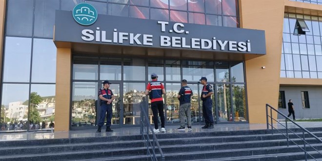 Silifke Belediyesine operasyon: Başkan Turgut dahil 18 kişi gözaltında