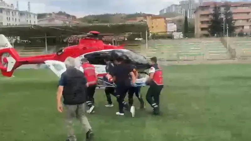 Çorum'da eli kapıya sıkışan çocuğun parmağı koptu; ambulans helikopterle Ankara'ya sevk edildi