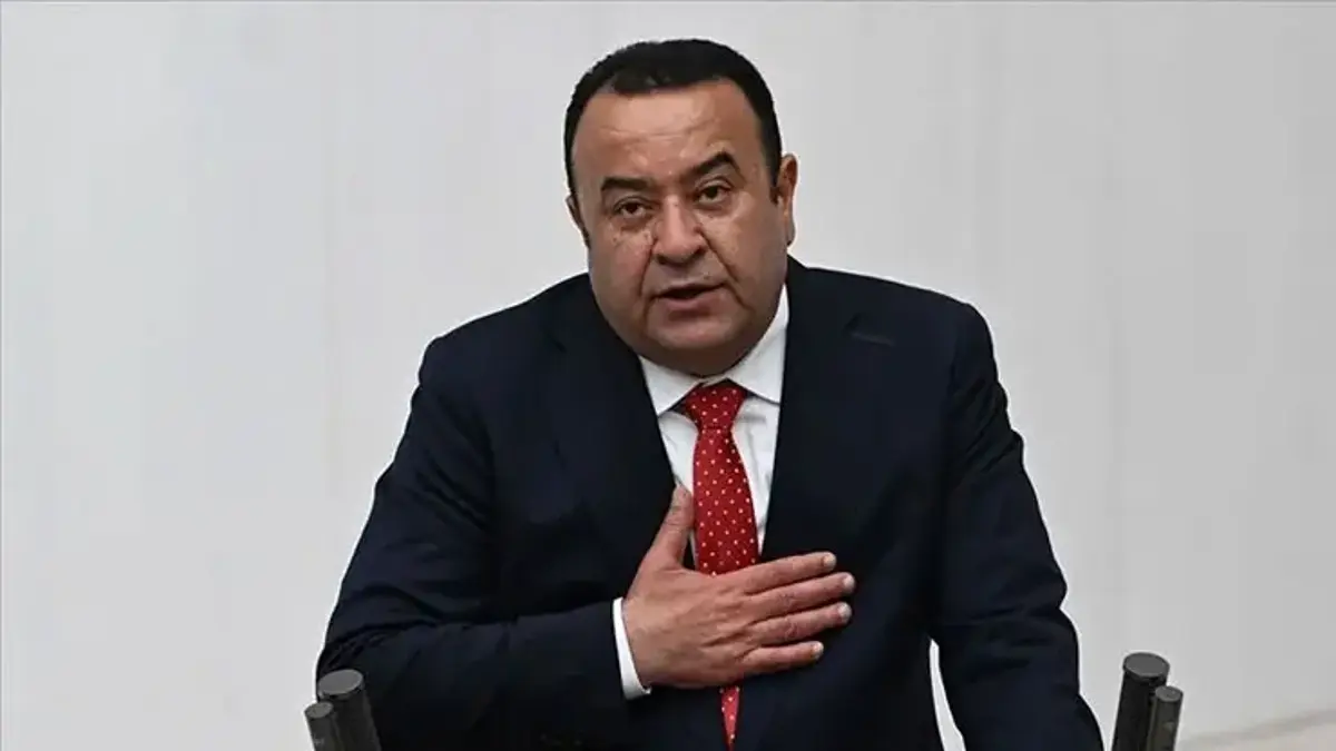 SON DAKİKA... Adnan Beker CHP'den istifa etti