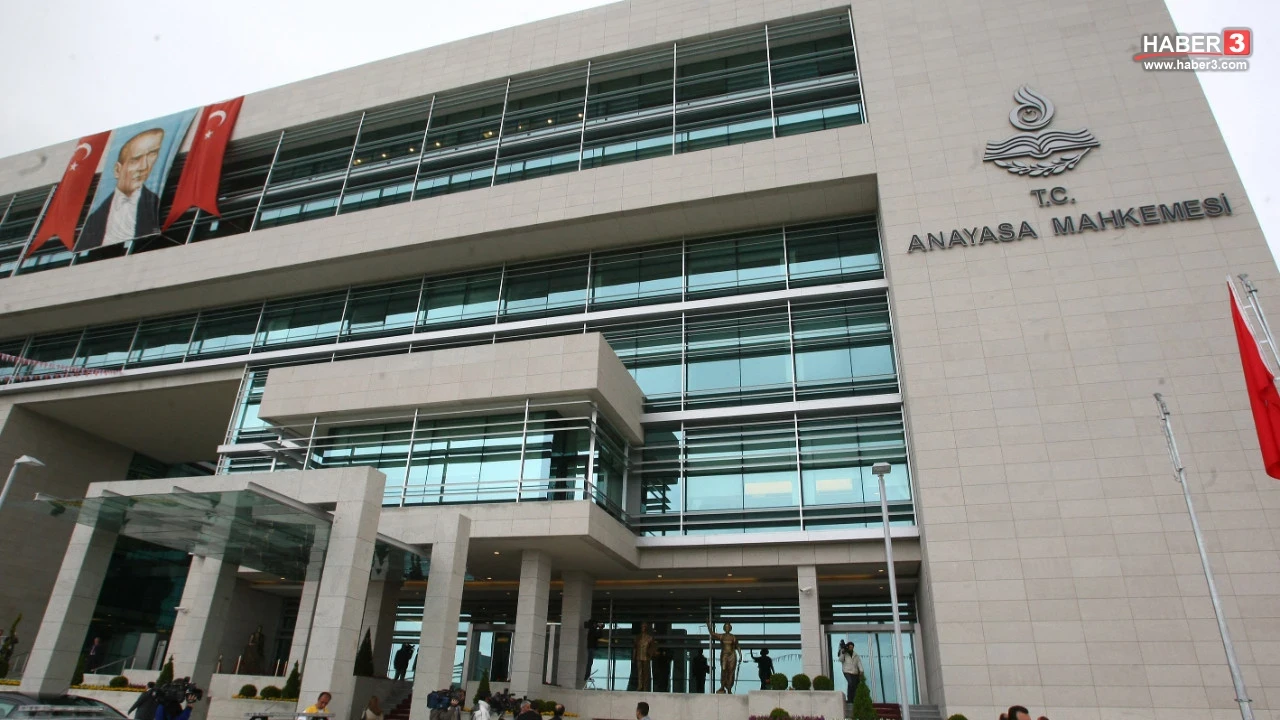 Anayasa Mahkemesi'nden ''cinsiyet değişikliği'' kararı