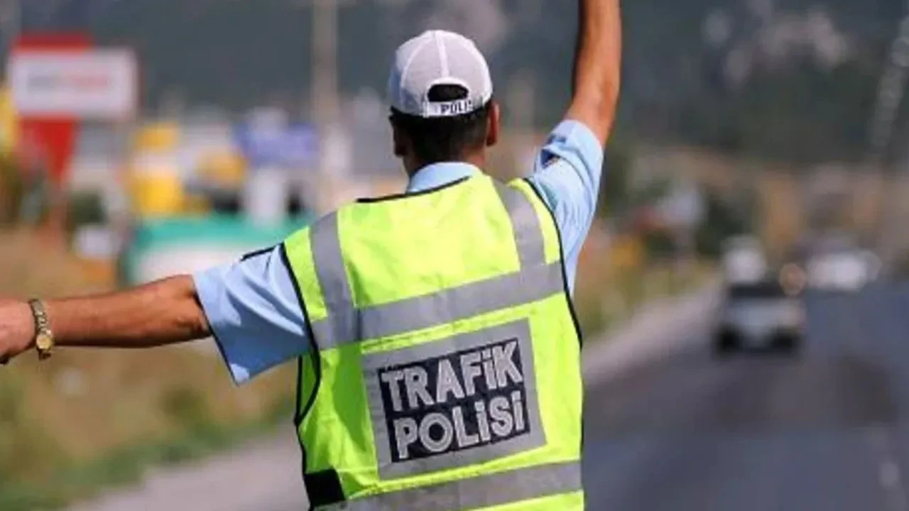 İzmir'de kural tanımayan sürücüye dev ceza: Tam 684 bin lira ceza kesildi!