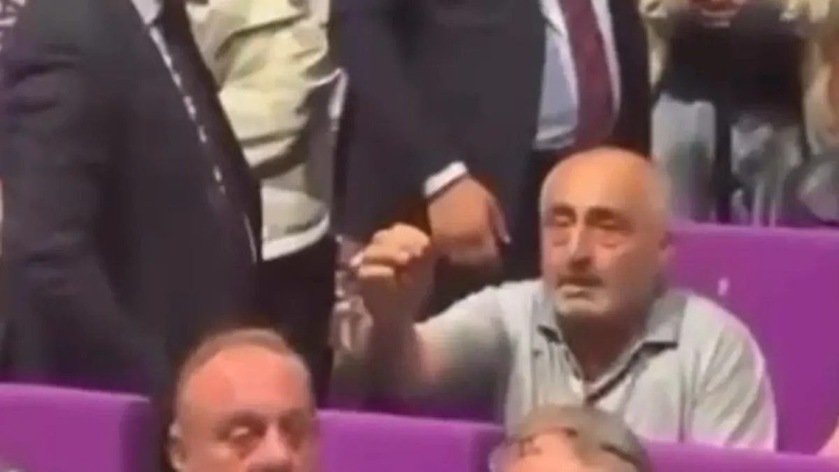 AK Parti Trabzon İl Meclisi Toplantısı'nda kirli algı operasyonu: Kur'an kurslarına hakaret edeni kahraman ilan ettiler!