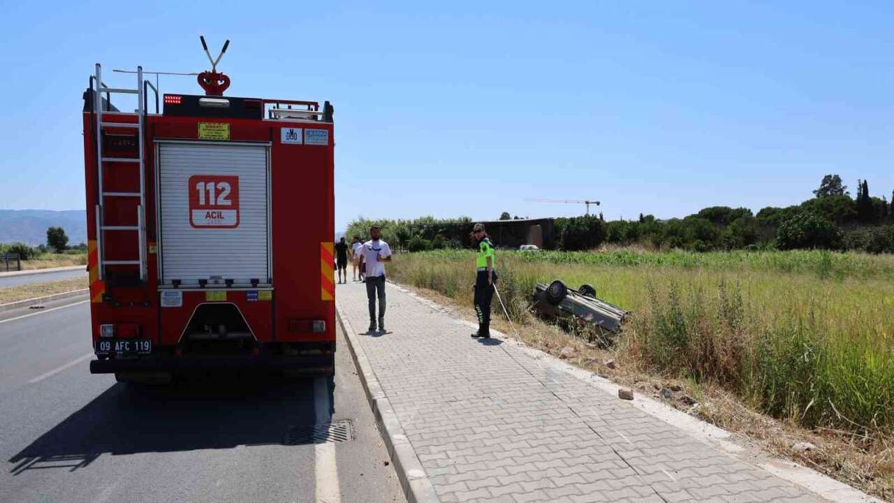 Oğlunu hastaneye yetiştirirken kaza yaptı! Baba ve oğlu yaralandı