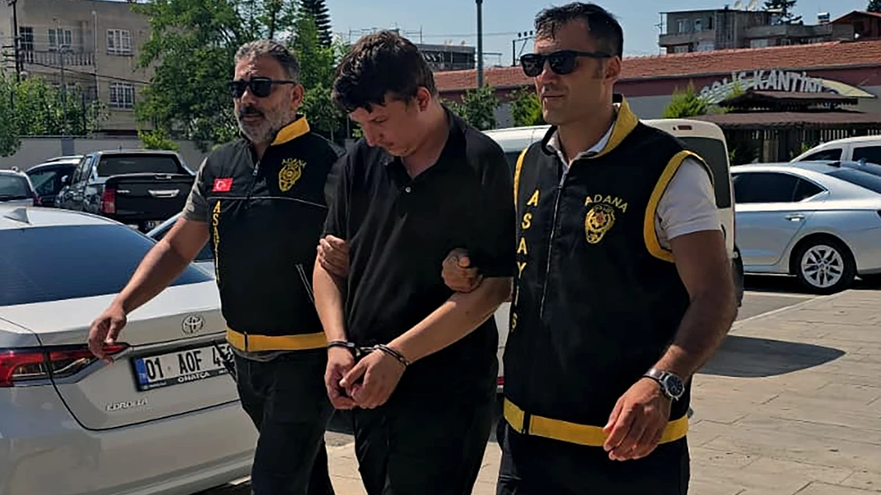 33 yılla aranıyordu, kolundaki dövme yakalattı