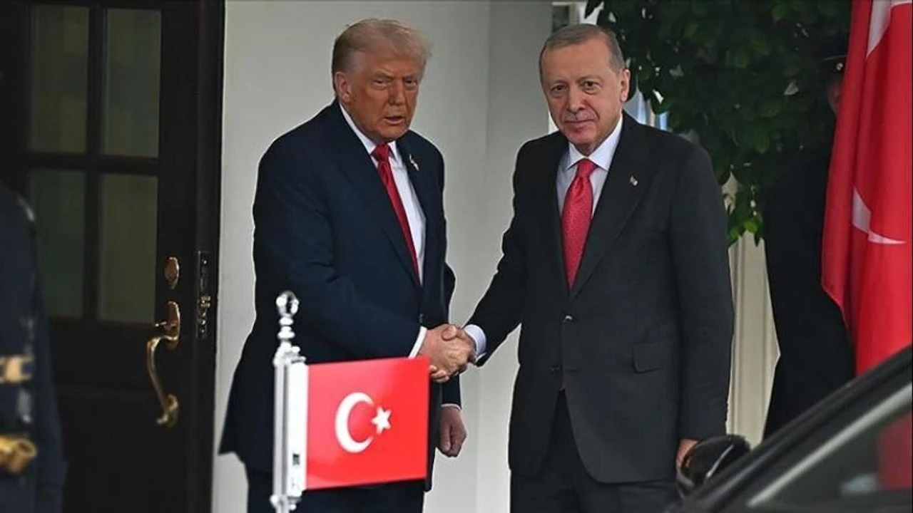 ABD Başkanı Trump'tan Cumhurbaşkanı Erdoğan'a övgü: Kendisine saygı duyduğum için NATO zirvesine katılacağım