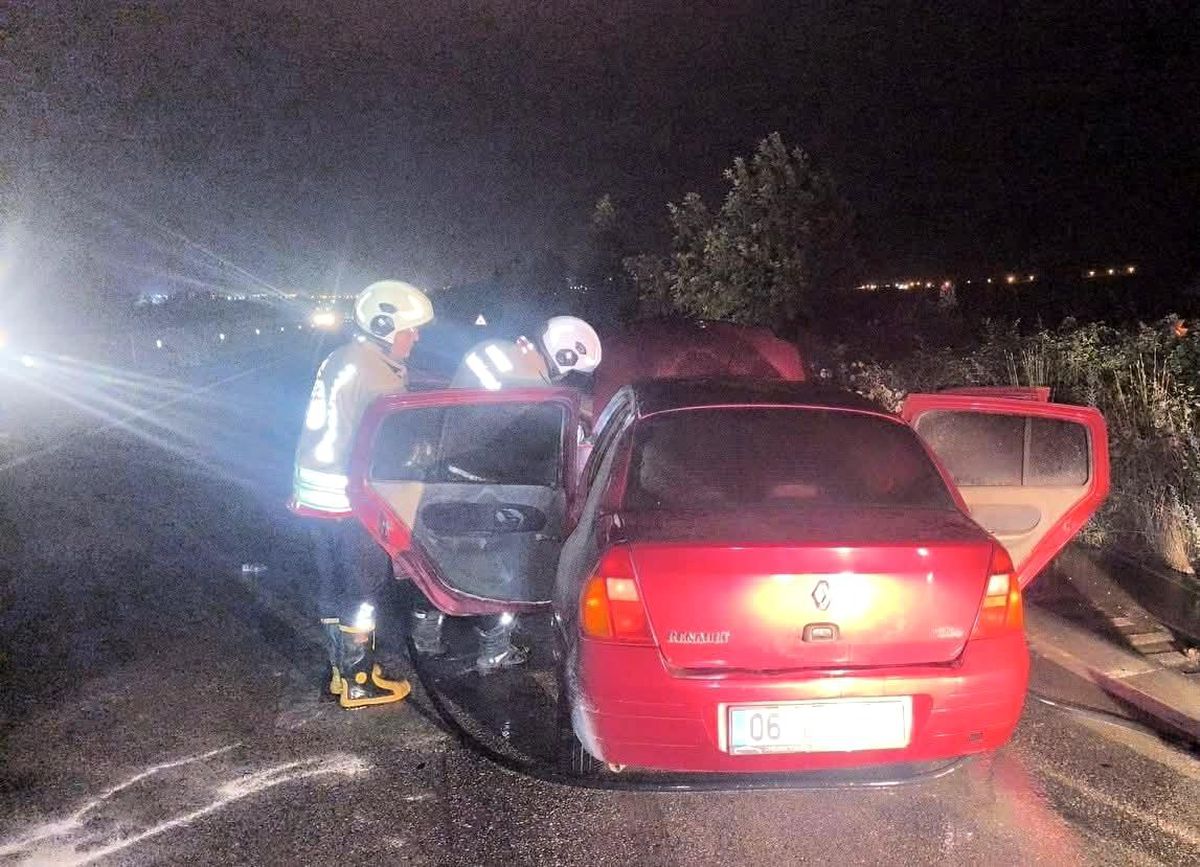 Kırıkhan'da otomobil yangını