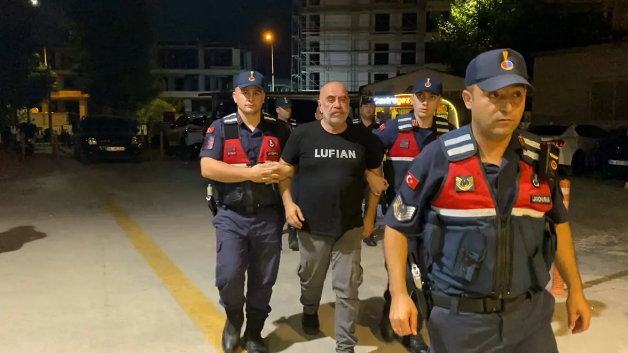 Yönetmen Ezel Akay 'uyuşturucu yetiştirdiği' iddiası üzerine gözaltına alındı