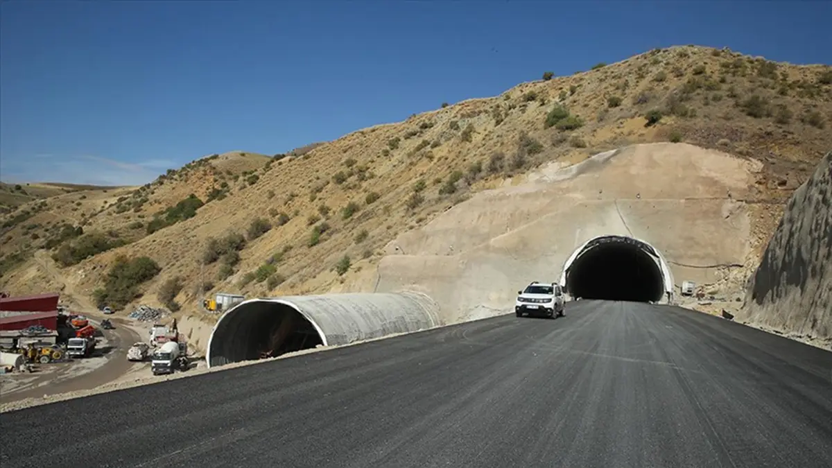 Dağlar aşılıyor, çile bitiyor! 35 dakikalık yol 10 dakikaya düşecek