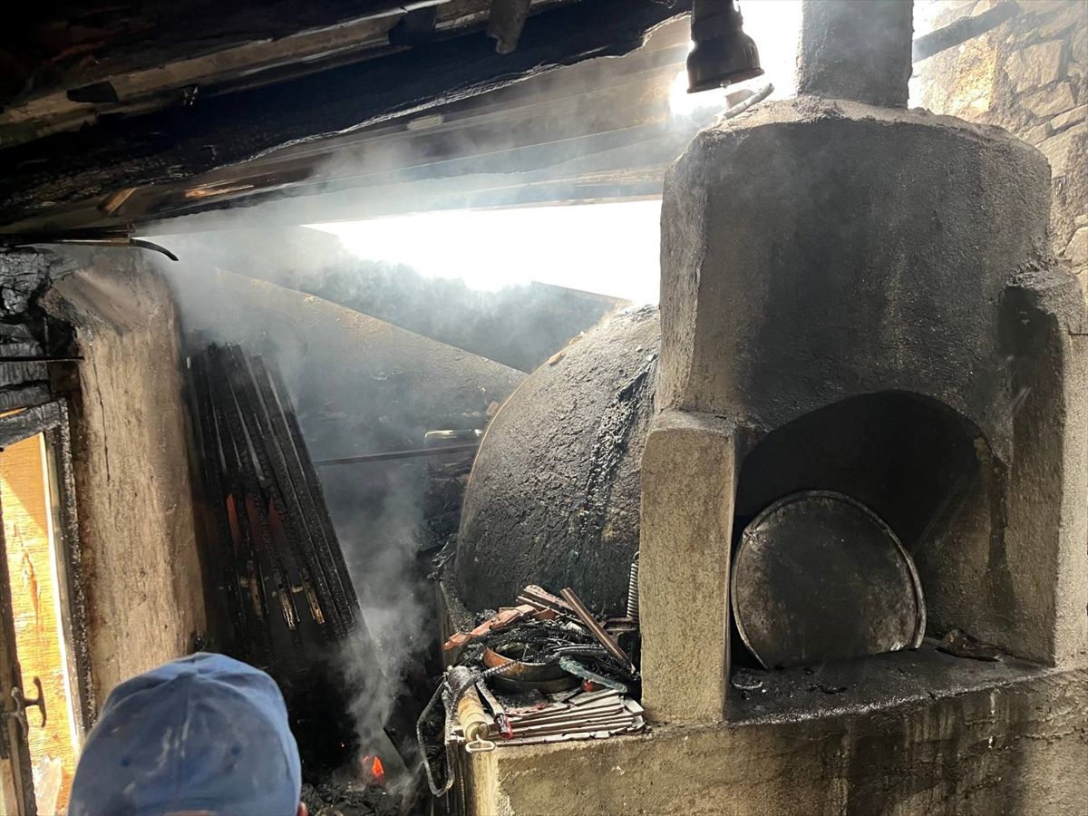 Bilecik'te köy fırınında çıkan söndürüldü