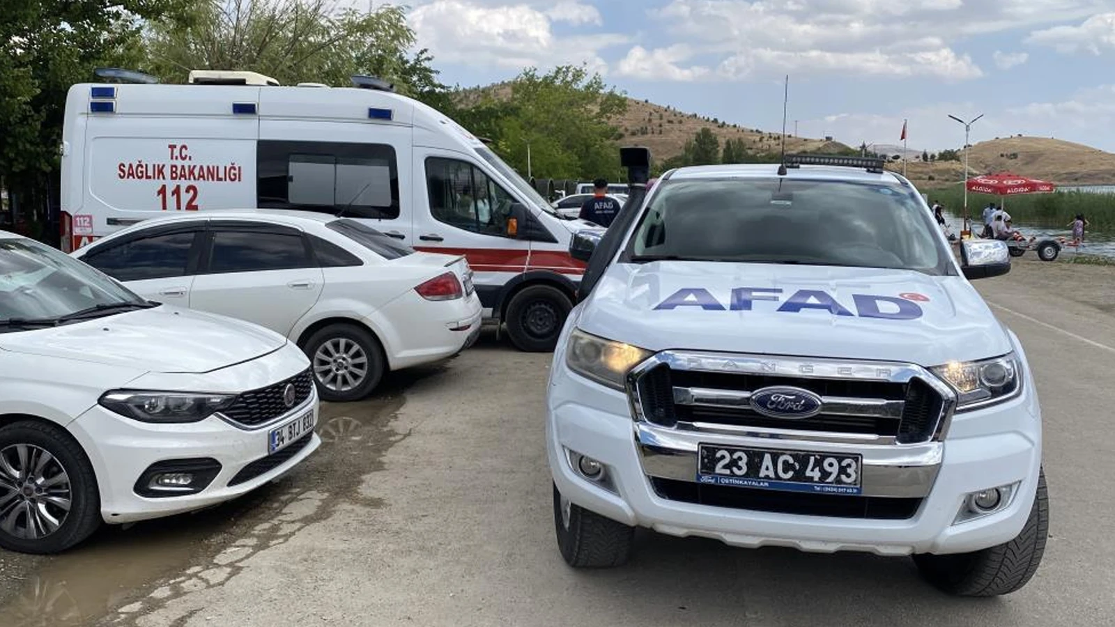Hazar Gölü’nde gezi teknesi battı