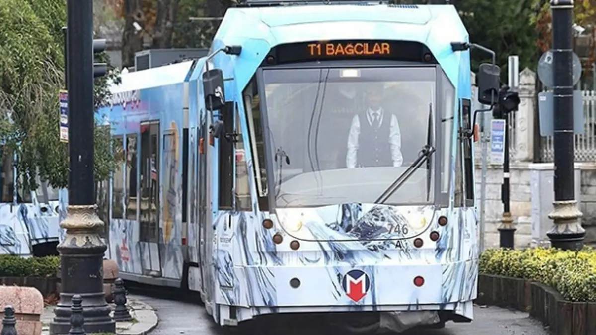 İstanbullunun ulaşım çilesi bitmiyor: Kabataş-Bağcılar Tramvay Hattı'nda teknik arıza