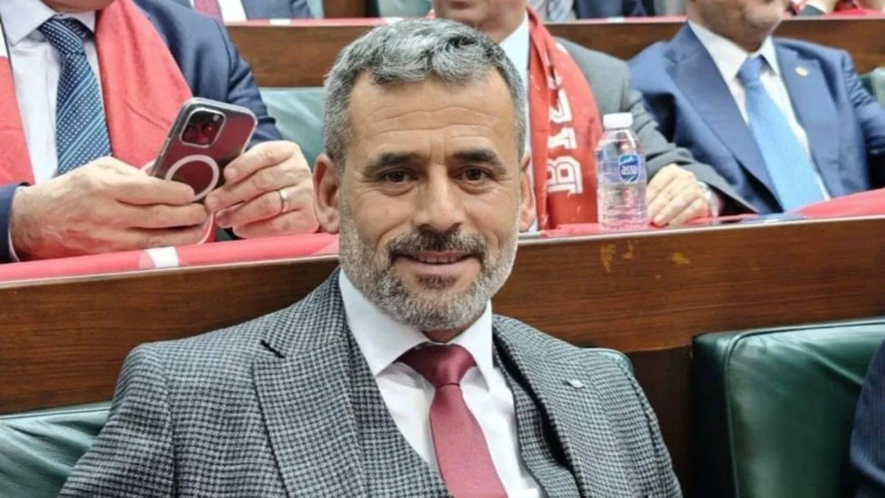 Belediye Başkanına Bıçaklı Saldırı! Oğlu Yaralandı
