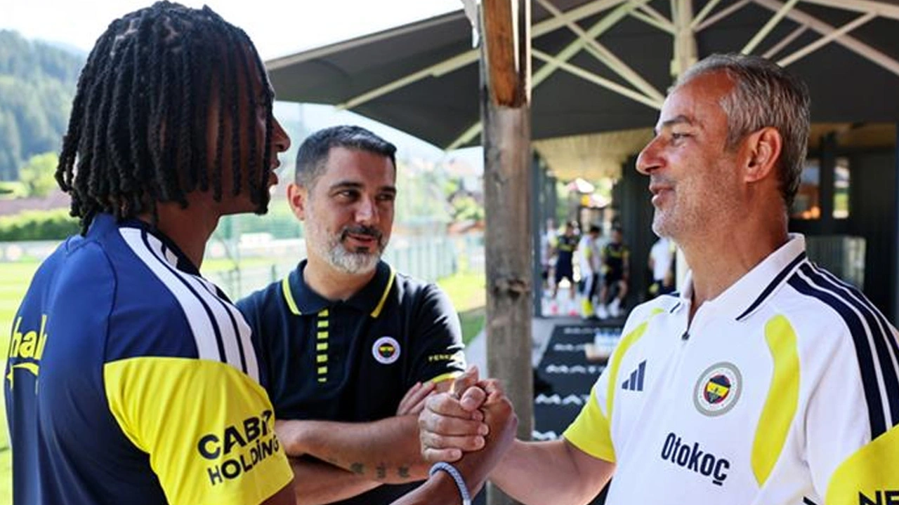 Fenerbahçe Nathan Ake'ye kavuştu