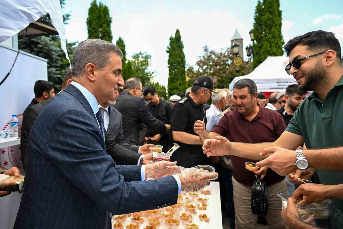 15 Temmuz Şehitleri Lalapaşa Camii'nde dualarla anıldı