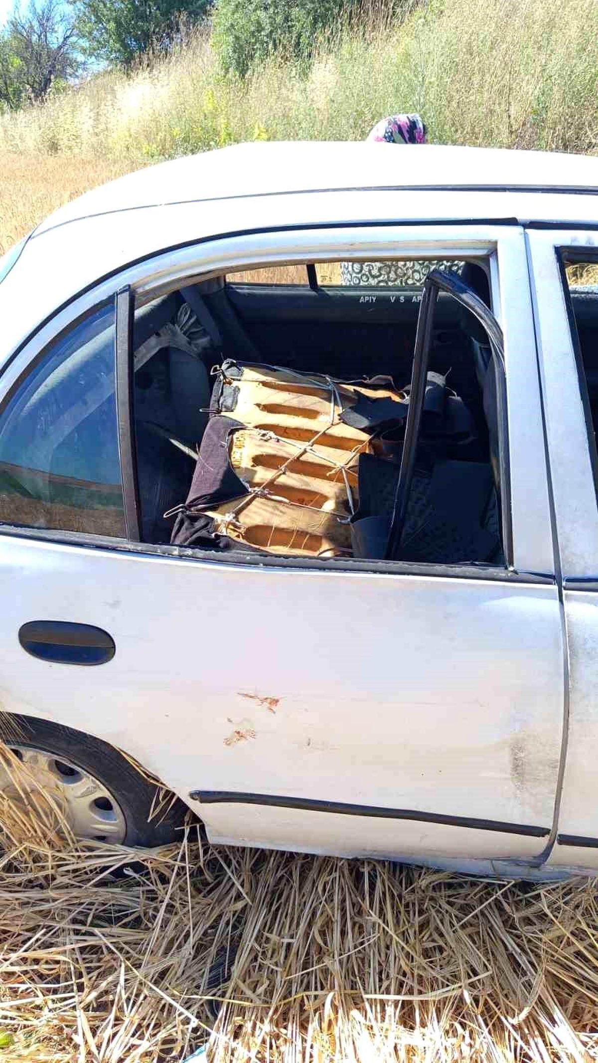 Gönen'de Trafik Kazası, araç yol kenarına savruldu, 5 kişi yaralandı