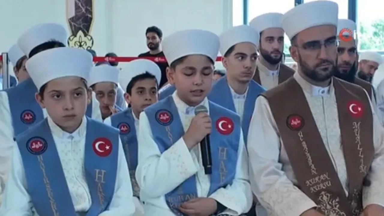 Erdoğan'dan hafızlara anlamlı hediye