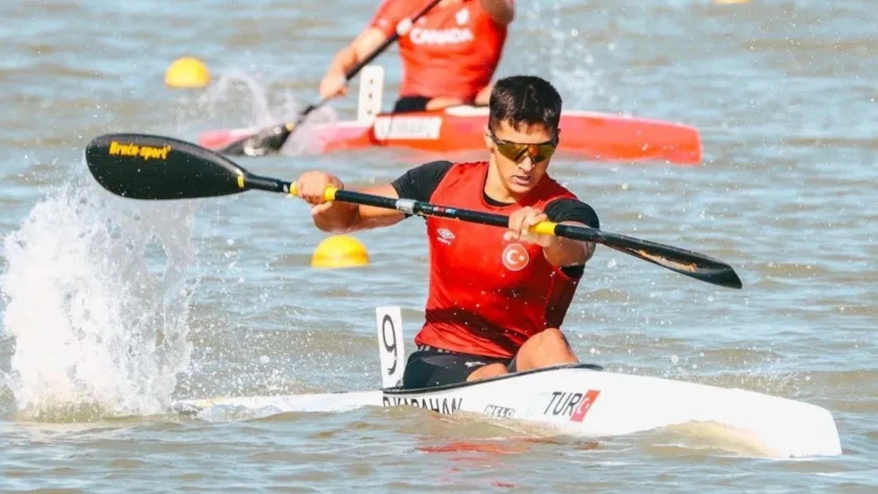 Milli sporcu Rahmi Kaan Karahan, Türk kanosu adına ilke imza attı