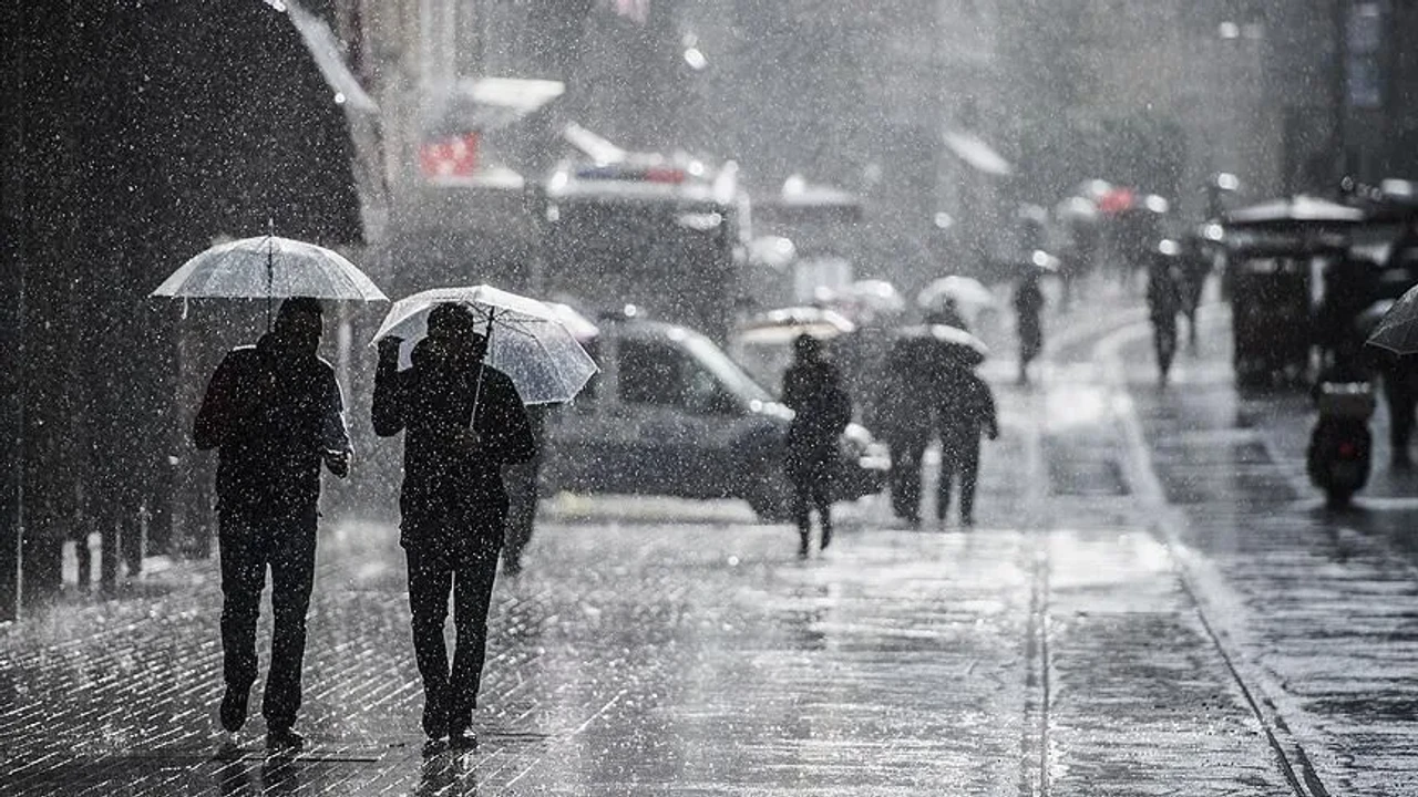 AKOM'dan İstanbul için uyarı: Sağanak ve poyraz etkili olacak